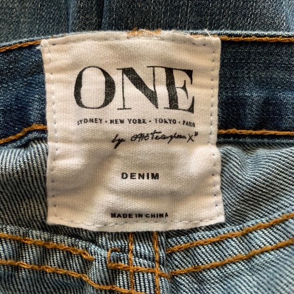 Authentic OneTeaspoon Distressed Jeans size 26 - Picture 2 of 10